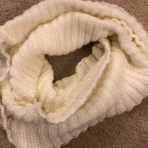 Creame /White Infinity Scarf